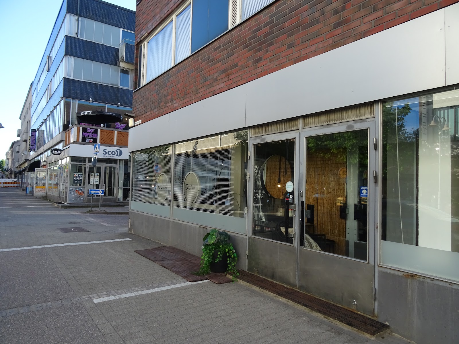 G L A M Hair & Beauty Riihimäki kuva 2
