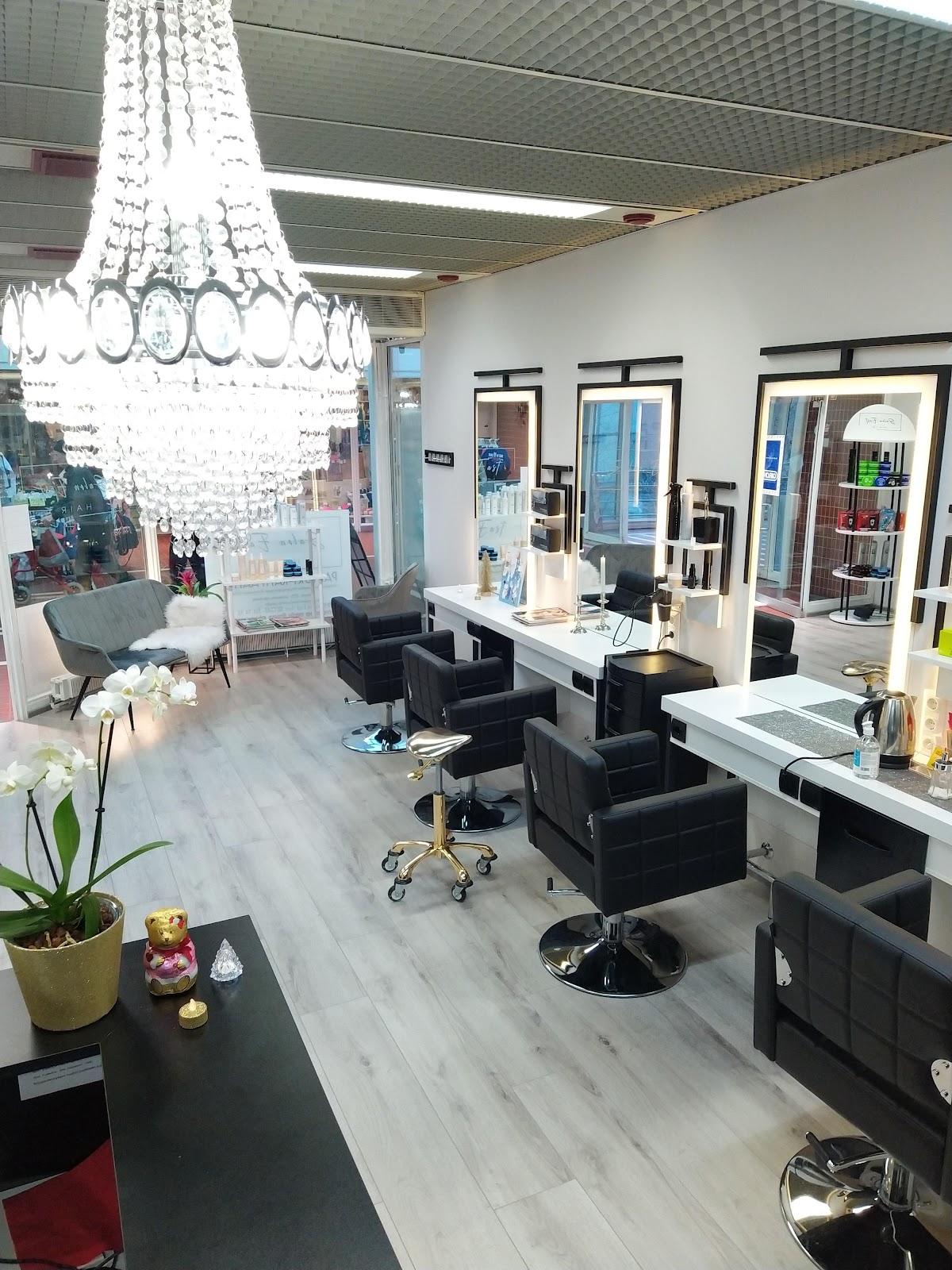Salon East