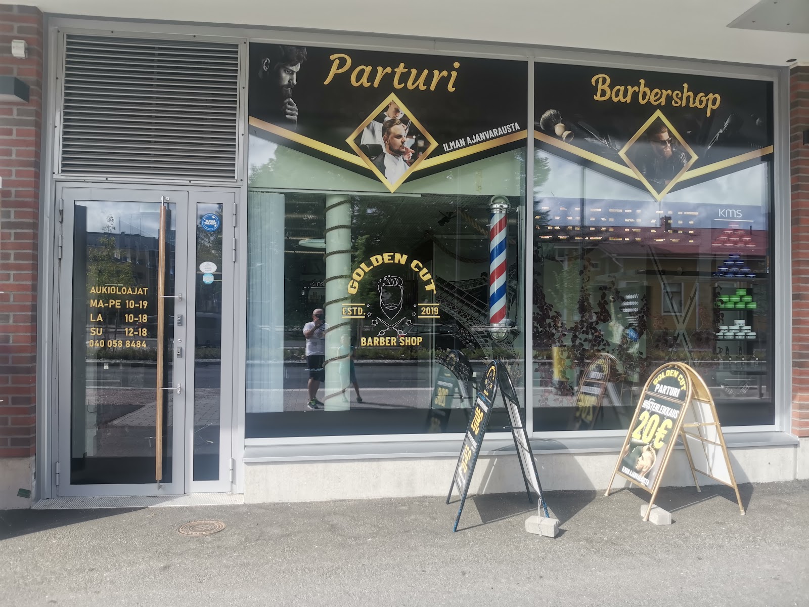 Golden Cut-parturi