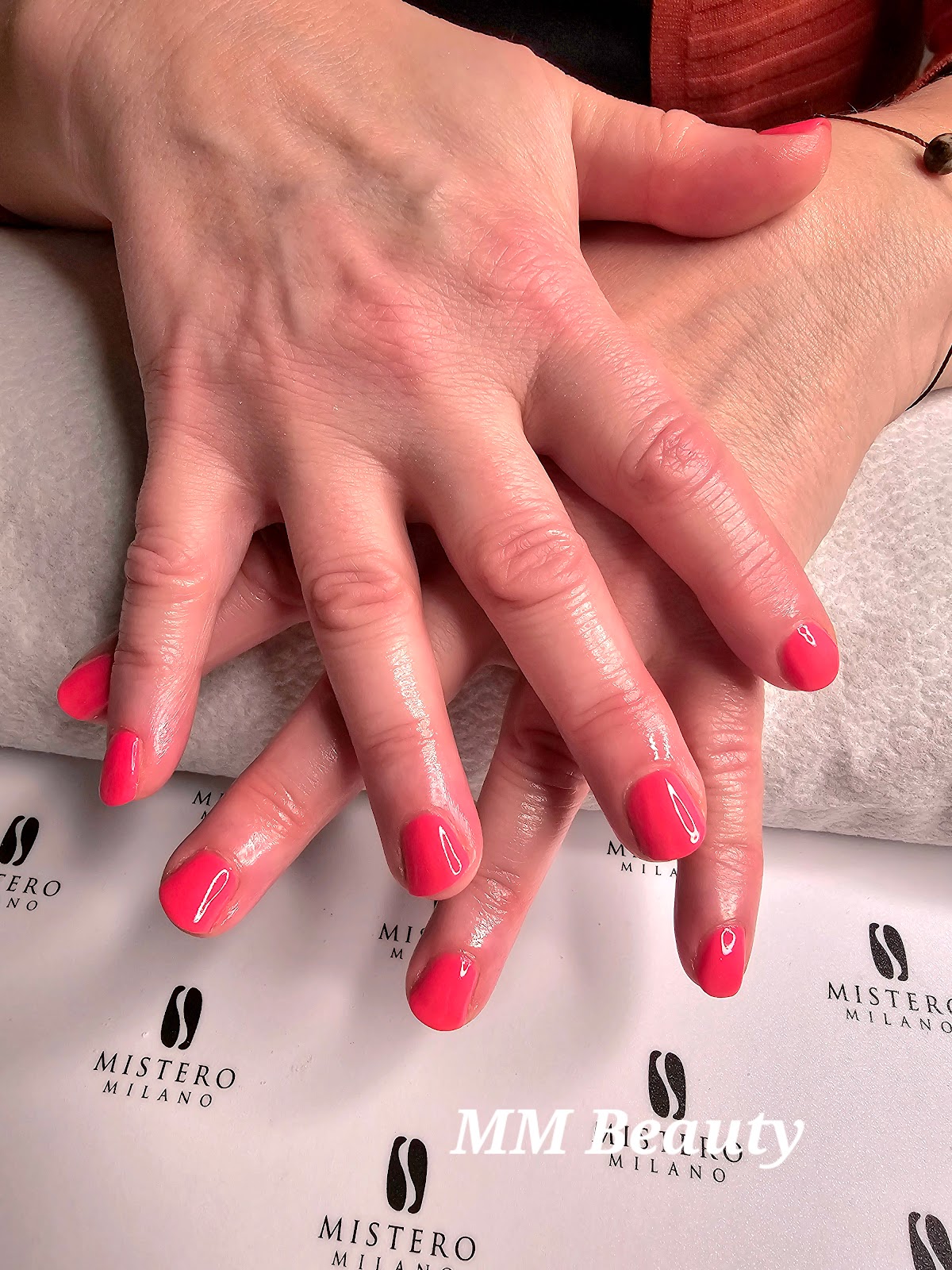 Kauneushoitola MM Beauty Metsän Lumo Kerava Kosmetologi Ripsiteknikko Jalkahoito kuva 4