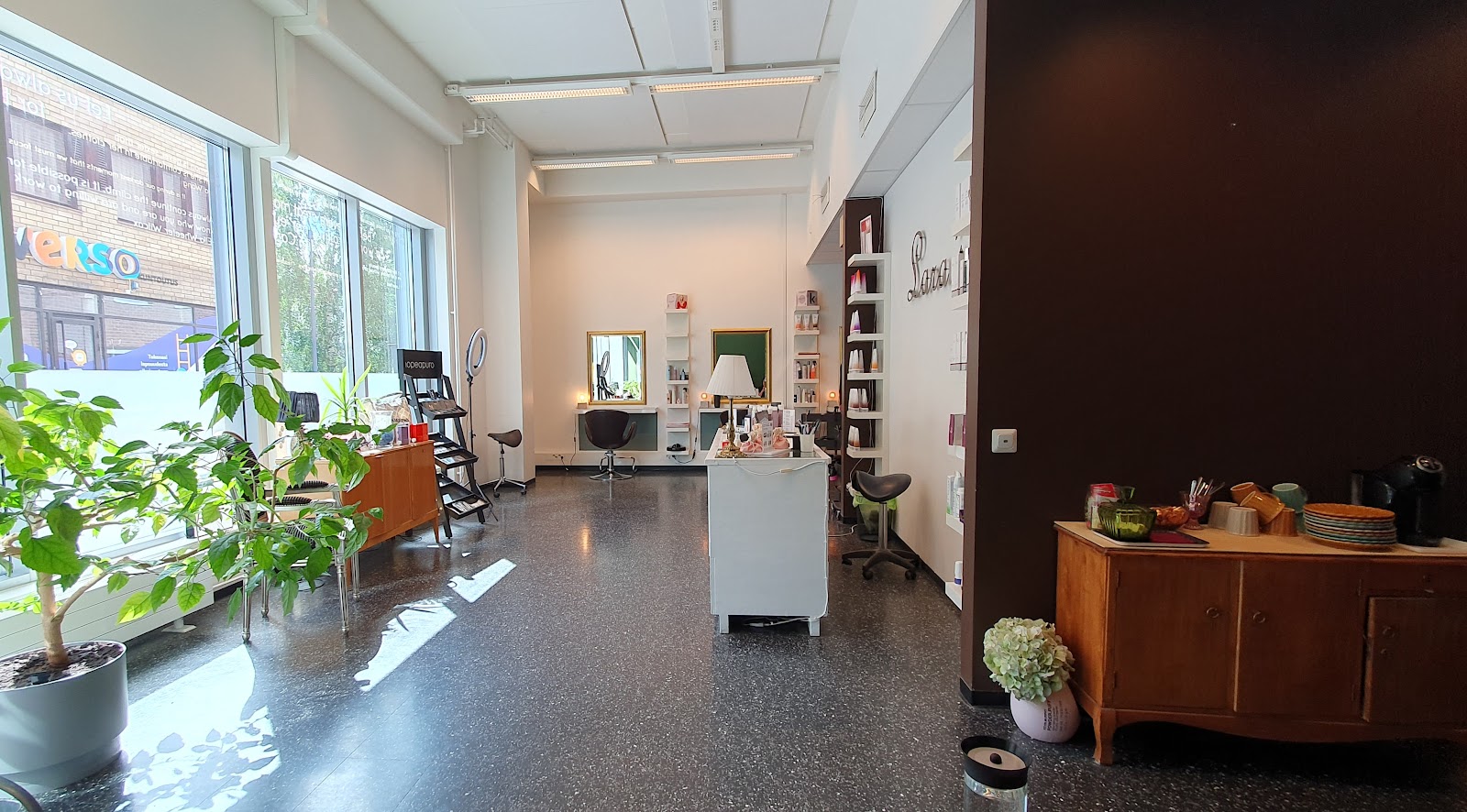 Lara's Hair & Beauty kuva 3
